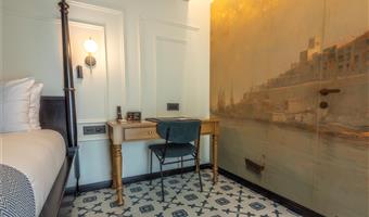 1 king bed, non-smoking, deluxe room