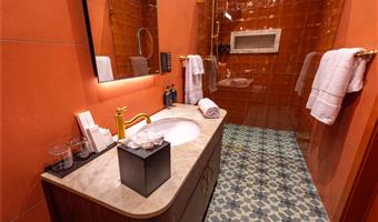 1 king bed, non-smoking, deluxe room