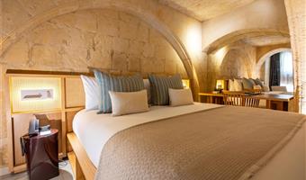 1 king bed, non-smoking, standard room