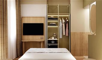1 queen 2 single beds, non-smoking, deluxe room