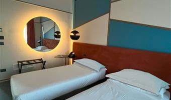 2 single beds, non-smoking, standard room