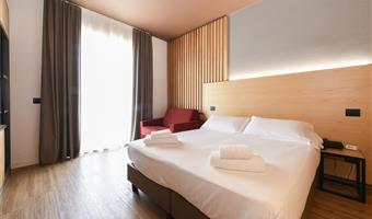 suite -1 queen bed 1 twin bed, non smoking rooms, family room, sofa bed, bunk bed, terrace, kitchenette