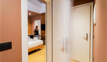 2 queen size beds 1 single bed, non-smoking rooms, comfort room, patio, connecting room, 2 bathrooms