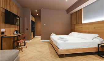 2 queen size beds 1 single bed, non-smoking rooms, comfort room, patio, connecting room, 2 bathrooms