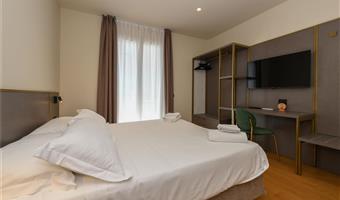 2 queen beds, non-smoking, annex building, family room, sofabed for one person
