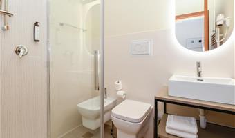 1 double bed, non-smoking, executive room, french size bed 140 cm