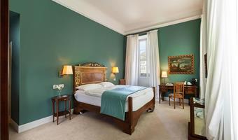 1 queen and 1 single, non-smoking, superior room, wall-to-wall carpeting