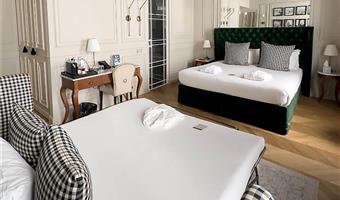 1 queen bed and sofabed for one person, superior room with full breakfast included