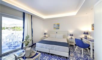 1 king bed, non-smoking, junior suite, sofabed for one person, terrace, sea view, deluxe furniture