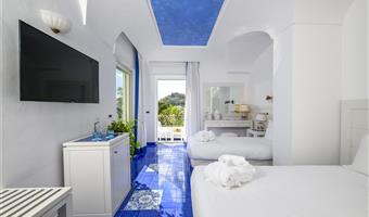 2 single beds, non-smoking, superior room, balcony, sea view