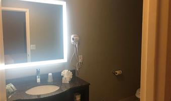suite-1 cama de matrimonio grande, no fumador, sofá-cama para una persona, zona de estar, escritorio, nevera, wi-fi, desayuno completo