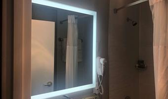 1 cama de matrimonio grande, no fumador, habitación en esquina, chaises longues, escritorio, nevera, wi-fi, desayuno completo