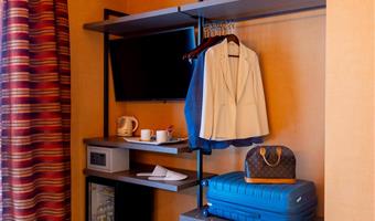 1 cama de matrimonio grande, no fumador, habitación de categoría superior, habitación de negocios, cafetera y tetera