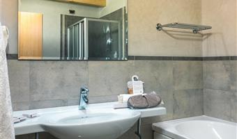 1 cama de matrimonio grande, no fumador, suite junior, balcón, jacuzzi, sala de estar