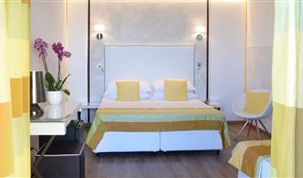 1 cama de matrimonio grande, no fumador, balcón, sea view, cafetera y tetera