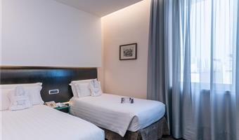 2 camas individuales, habitación comfort, wi-fi, cafetera y tetera