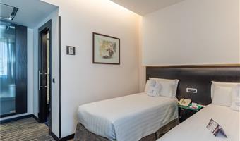 2 camas individuales, habitación comfort, wi-fi, cafetera y tetera