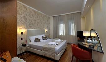 1 cama de matrimonio grande, habitación comodidad