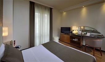 1 cama de matrimonio grande, habitación comodidad