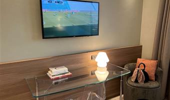 1 cama de matrimonio grande, habitación comodidad