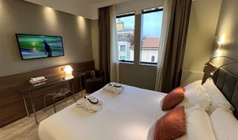 1 cama de matrimonio grande, habitación comodidad