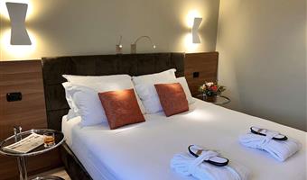 1 cama de matrimonio grande, habitación comodidad