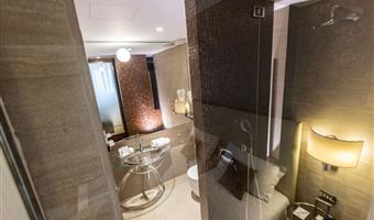 1 cama de matrimonio grande, habitación comodidad