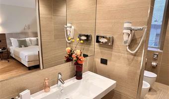 1 cama de matrimonio grande, habitación comodidad