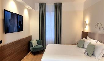 1 cama de matrimonio grande, habitación comodidad