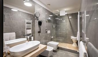 1 cama de matrimonio grande y 2 camas individuales, habitación clásica, acceso gratuito a internet