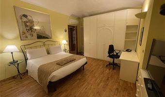 apartamento con una cama de matrimonio grande y 2 camas individuales, no fumador, dos dormitorios, terraza, cocina