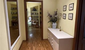 apartamento con una cama de matrimonio grande y 2 camas individuales, no fumador, dos dormitorios, terraza, cocina