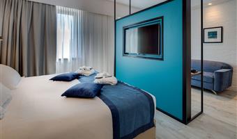 juniorsuite, 1 cama de matrimonio extragrande, no fumador, habitación ejecutiva, sofá, bata de baño y zapatillas