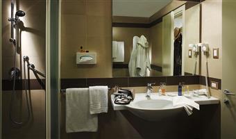 1 cama de matrimonio extragrande 1 cama individual, habitación clásica