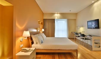 1 cama de matrimonio grande, habitación superior