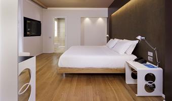 1 cama de matrimonio grande, habitación superior