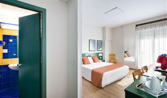 1 cama de matrimonio grande, habitación de negocios, parqué, wi-fi, minibar y servicio de habitaciones gratuitos, cafetera espresso, bata de baño y zapatillas