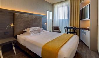 una cama matrimonial, no fumador, habitación estándar, cama francesa de 140 centímetros