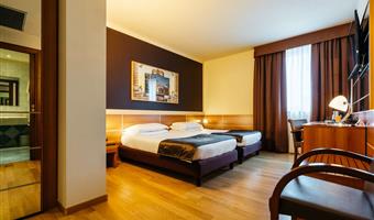 2 camas individuales, habitación excepcional, wi-fi, televisión de pago gratis