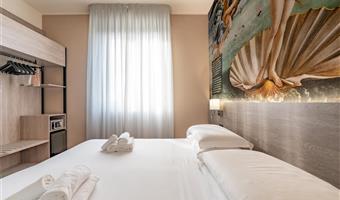 1 cama de matrimonio grande, habitación comodidad