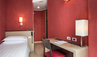 1 cama individual, no fumador, lcd, wi-fi gratuito, caja fuerte para el pc, hervidor