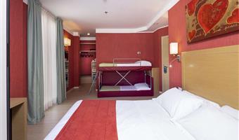 1 cama de matrimonio extragrande, no fumador, habitación familiar, camas literas, wi-fi gratuito, caja fuerte para el pc, hervidor