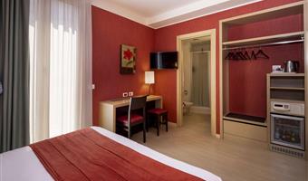 1 cama de matrimonio extragrande, no fumador, habitación comodidad, televisión de pantalla plana, wi-fi, caja fuerte para el pc