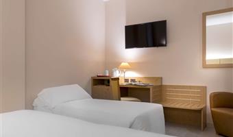 1 cama de matrimonio grande y 1 cama individual, no fumador, habitación estándar