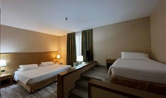 1 cama de matrimonio grande y 1 cama individual, no fumador, habitación estándar