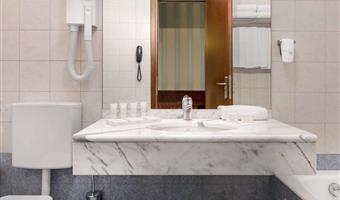 suite-1 cama de matrimonio extragrande, no fumador, habitación familiar, sofá-cama