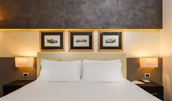 1 cama de matrimonio extragrande, habitacion no fumadores, habitación comodidad, balcón, televisor con pantalla plana led de 32 pulgadas