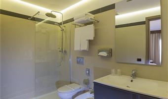 1 cama de matrimonio extragrande, habitacion no fumadores, habitación comodidad, edificio independiente, televisor con pantalla plana led de 32 pulgadas