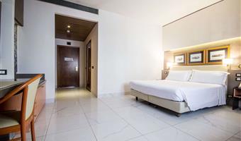 1 cama de matrimonio grande, habitacion no fumadores, habitación comodidad