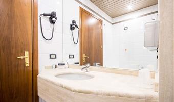 1 cama de matrimonio extragrande, no fumador, habitación económica, planta baja